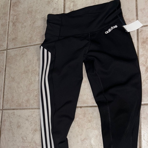 - Climate controlled adidas size small ladies leggings / yoga pants… - Picture 16 of 16